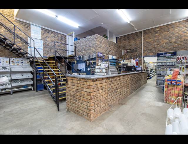2,000M² INDUSTRIAL YARD FOR SALE IN OLIFANTSFONTEIN